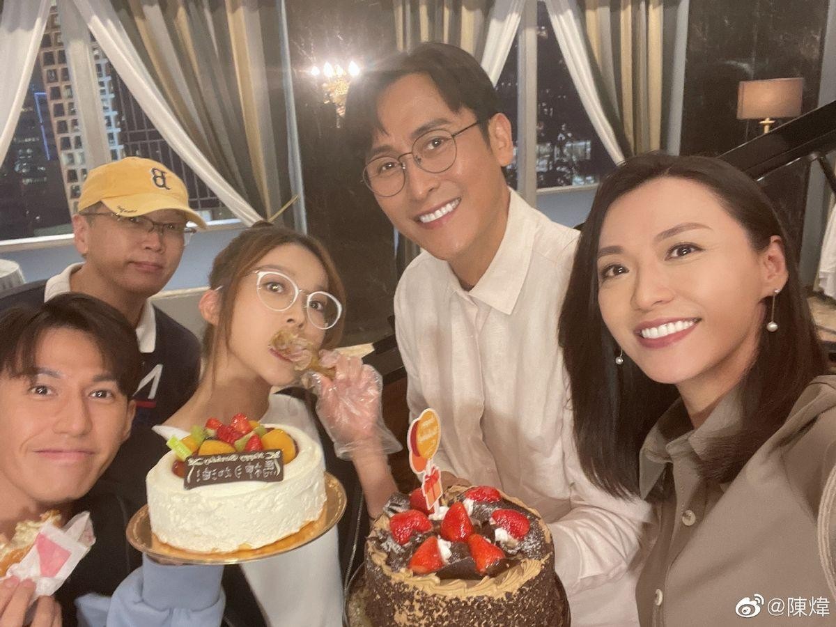 视帝马德钟庆祝与太太结婚28周年，妻子是港大教授，两人12岁相识