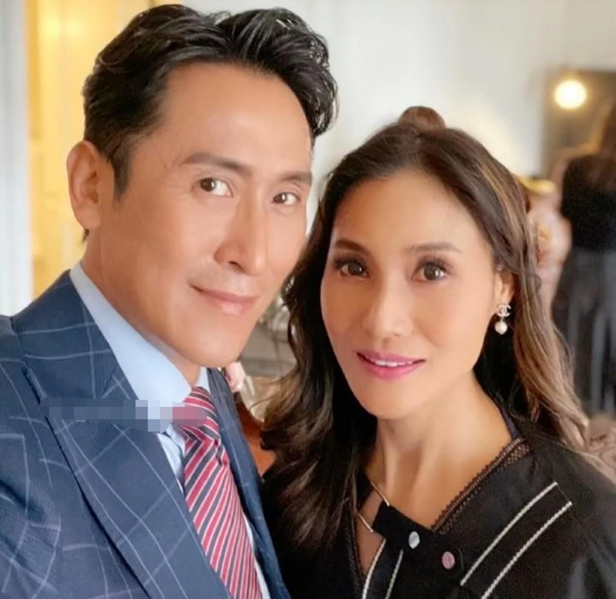 视帝马德钟庆祝与太太结婚28周年，妻子是港大教授，两人12岁相识