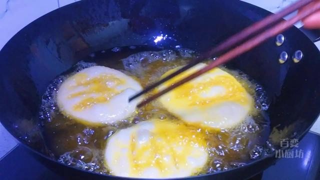 油饼怎样做才能又酥又松软（家常油饼最详细的做法）(10)