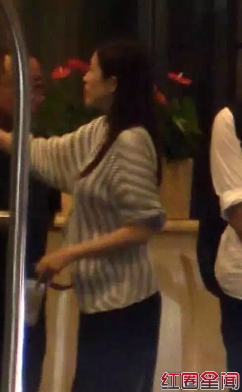 章子怡怀孕6个月是真的吗?章子怡大肚孕照私拍床照曝光