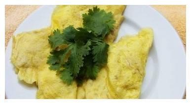 美食推荐:炸酱面,三鲜蛋饺,酸辣蛋花汤的做法