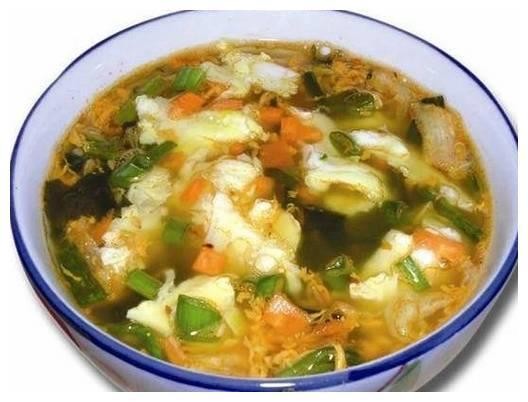 美食推荐:炸酱面,三鲜蛋饺,酸辣蛋花汤的做法