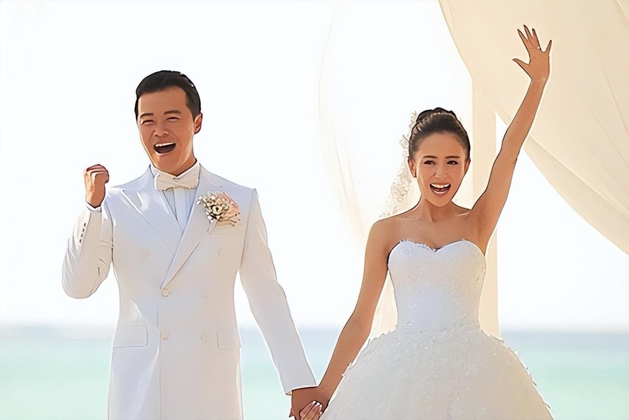 佟丽娅个人资料简介及老公: 离婚后也相互支持!陈思诚现身前妻佟丽娅电影活动称“能来的都是亲人”,喊女方小名大赞:喜欢片中的感情戏