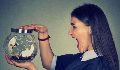 ​女朋友占有欲太强怎么办，女生的占有欲很强怎么办