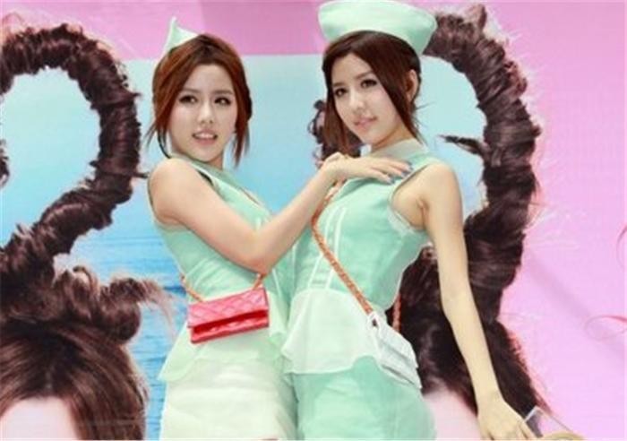 超模女友怀孕？赌王儿子“秒速”否认，但网友却把BY2带上了热搜