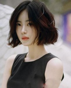 ​40岁女性适合什么样的短发(适合40女人的短发发型图片)