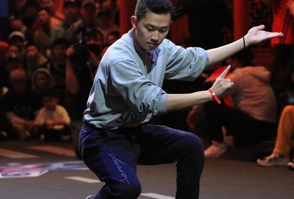 街舞余衍林女朋友照片曝光 付老师年纪轻轻就这么优秀