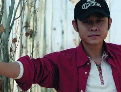 刀郎近照脸部发福 丝毫没有一点明星架子