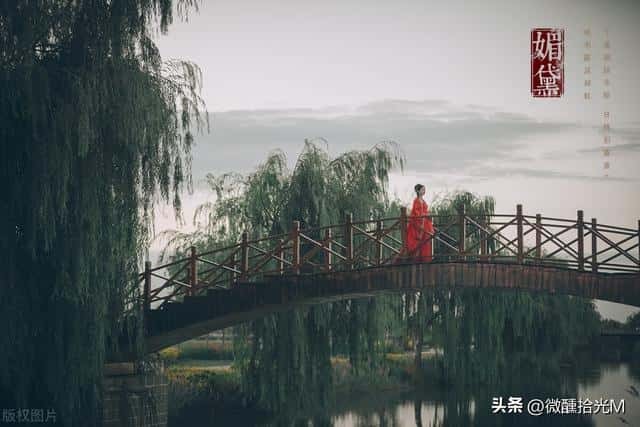 瓜田李下的典故以及寓意（瓜田李下的成语故事意思）