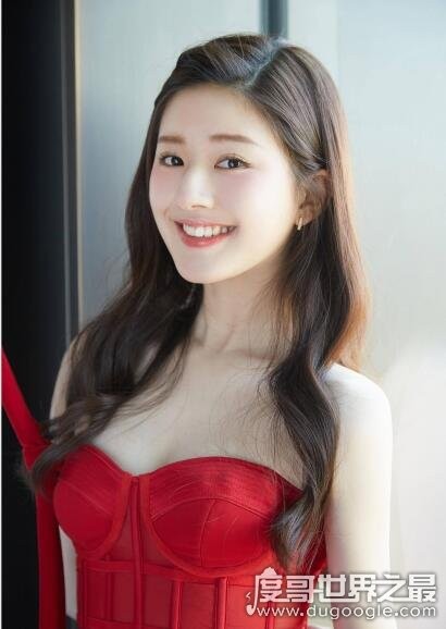 赵露思个人资料多高（153厘米不到80斤）(2)_