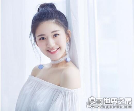 赵露思个人资料多高（153厘米不到80斤）(4)_