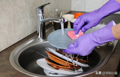 ​白醋加洗洁精的功效是什么（白醋加洗洁精的妙用）