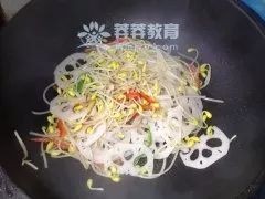 黄豆芽炒藕怎么做（健脾开胃清炒豆芽藕片教程）