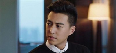 ​她是靳东前女友同居5年分手，又嫁给马伊琍前男友，如今生活幸福