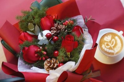 ​圣诞节送女友花送什么花好？圣诞节送花祝福语