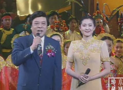 倪萍63岁近况(59岁倪萍出门靠人搀扶)(1)