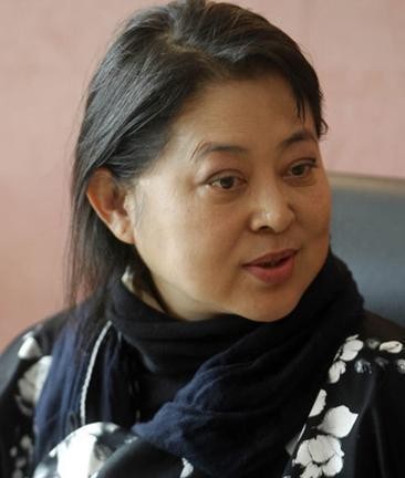 倪萍63岁近况(59岁倪萍出门靠人搀扶)(4)