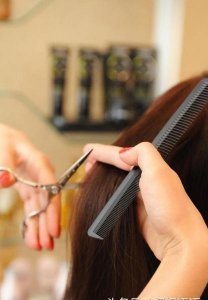 ​怀孕可以理发剪头吗?(怀孕早期能去理发店剪头发吗)