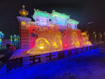 ​第50届哈尔滨冰灯艺术游园会31日开园纳客