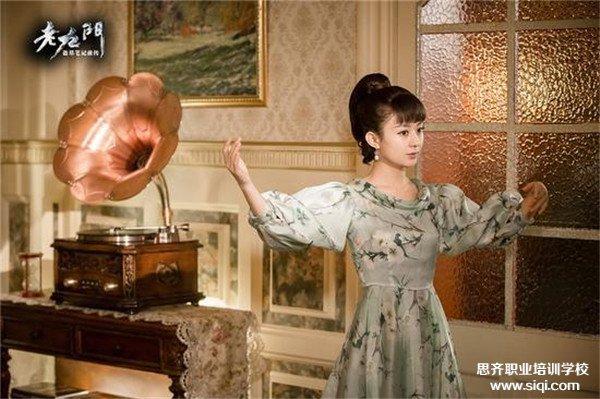 老九门赵丽颖穿裙子(尹新月的那些复古服装造型)(8)