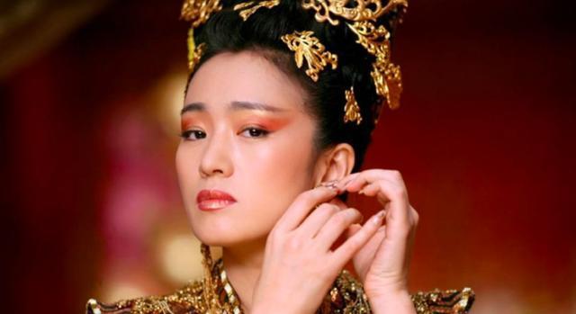 巩俐凭什么能刚金马奖?