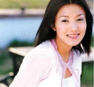 ​谢雨欣：18岁匆匆嫁人，26岁三登春晚，深爱男友却不知真名