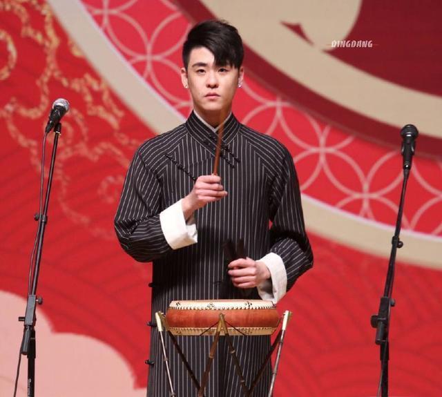 张云雷被diss?相声演员能得到偶像的待遇,就得受得起贵圈的群嘲