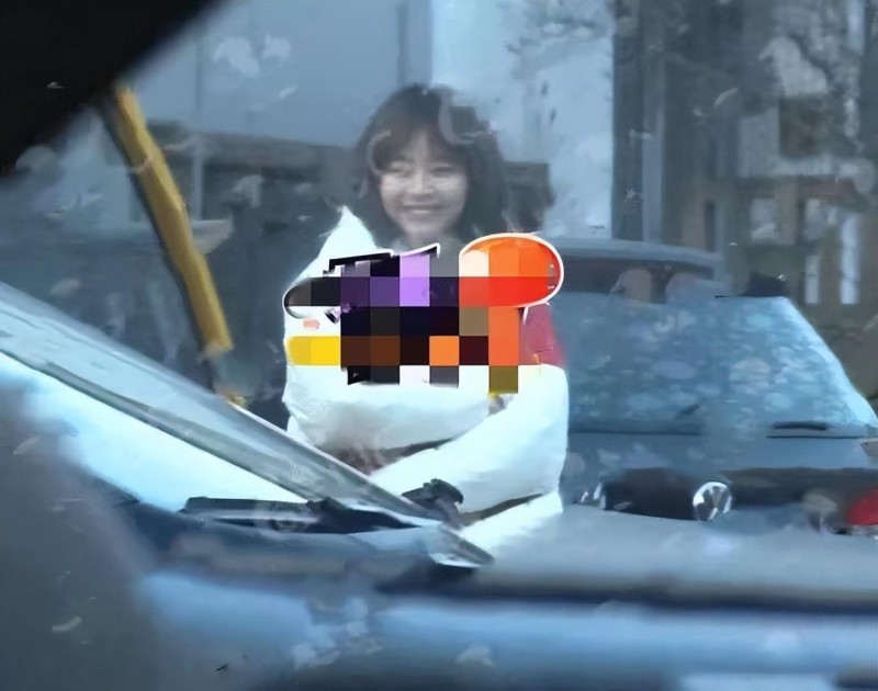 谭松韵男朋友是谁(人善人欺谭松韵综艺沦为背景板)