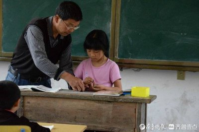 ​柳树的特点和外貌描写（柳树简单写一句话）