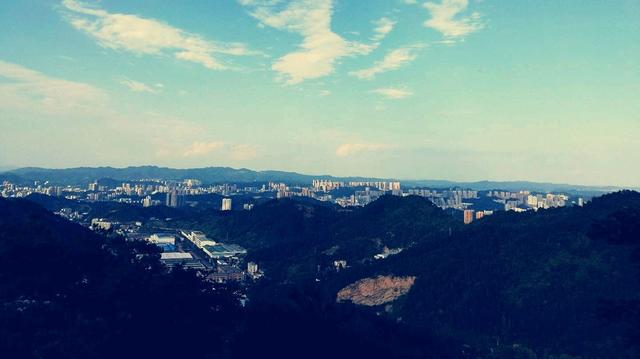 武当山的美景（武当山下美丽山城）(3)