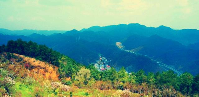武当山的美景（武当山下美丽山城）(7)