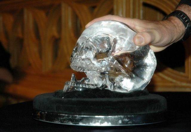 水晶头盖骨在哪里发现（骗了世界几十年的）(1)