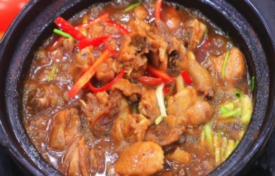 ​怎样炖鸡最好吃窍门？教你三个技巧，鸡肉不腥不柴超好吃