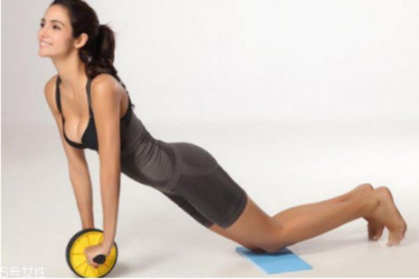 健腹轮适合女士吗 女生使用健腹轮方法 健腹轮适合女士吗 女生使用健腹轮方法