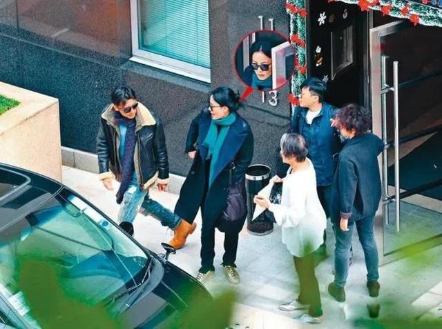 谢霆锋王菲发文宣布产女真的吗 这个新闻应该是假的