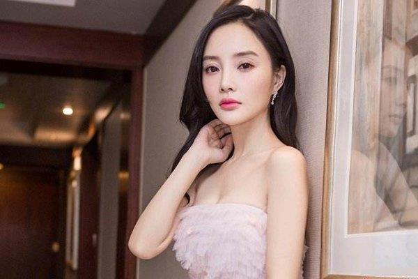 李小璐21秒不雅视频怎么回事 是一位名叫林娜冰的女孩