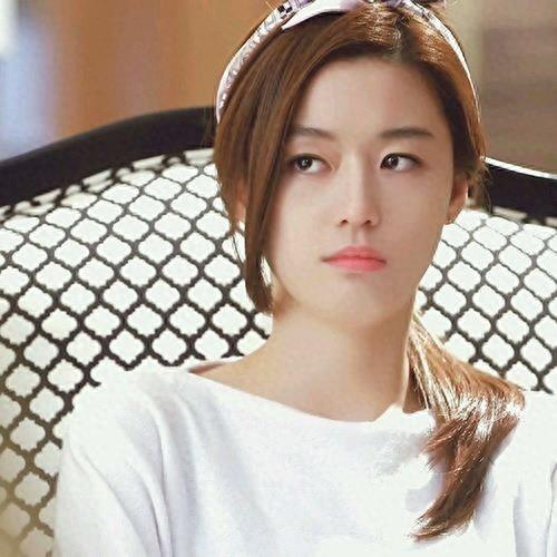 《来自星星的你》千颂伊各种靓照,你喜欢图几?