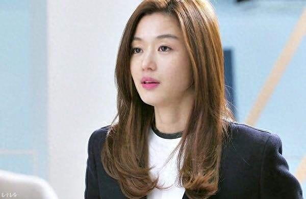 《来自星星的你》千颂伊各种靓照,你喜欢图几?