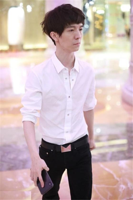 郭敬明本人可吓人了近照憔悴内心自卑 看郭敬明父母身高多少