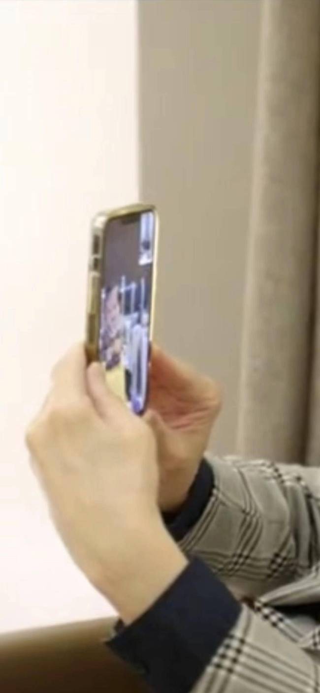 向太夫妇乘飞机回杭州 飞机内部豪华到让人惊叹