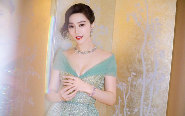 李小璐复出的原因（复出不得力的李小璐创个人品牌）(20)