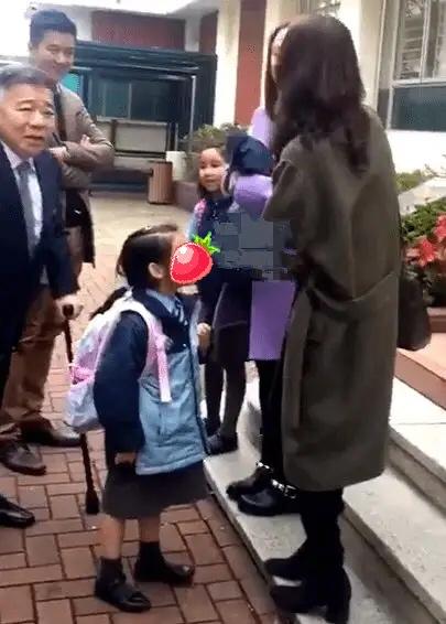 黎姿现状盘点(晒女儿为她准备的惊喜)(32)