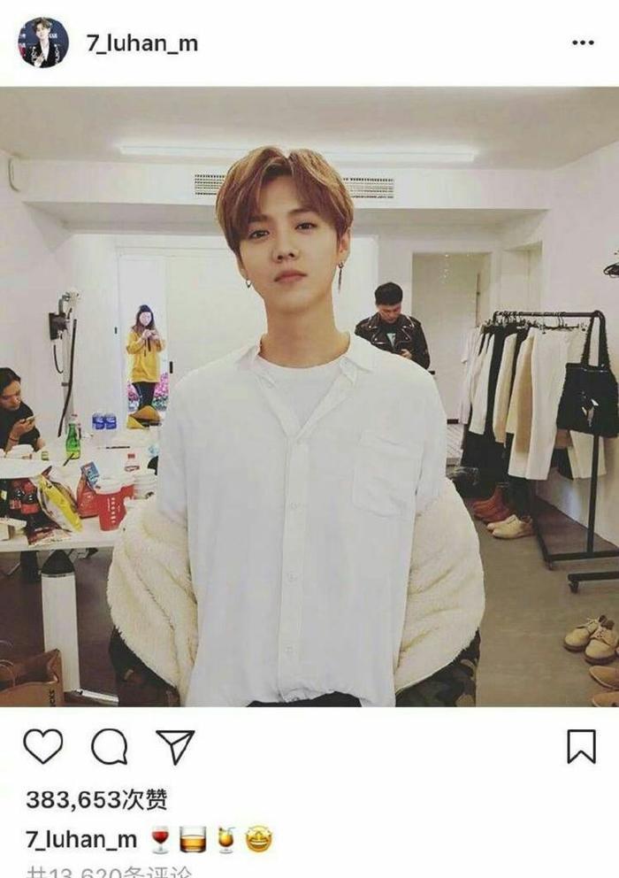 鹿晗ins更新,白衬衫鹿上线,温文儒雅风度翩翩