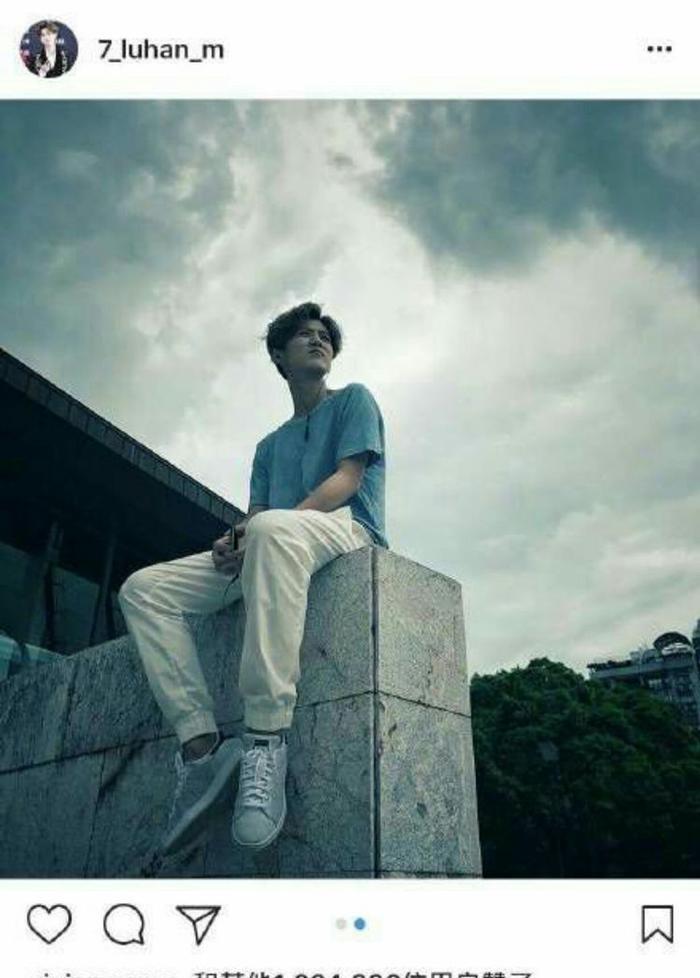 鹿晗ins更新,白衬衫鹿上线,温文儒雅风度翩翩