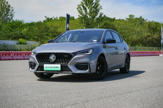 名爵6最低配试驾（名爵6试驾实测6.7秒破百）(2)