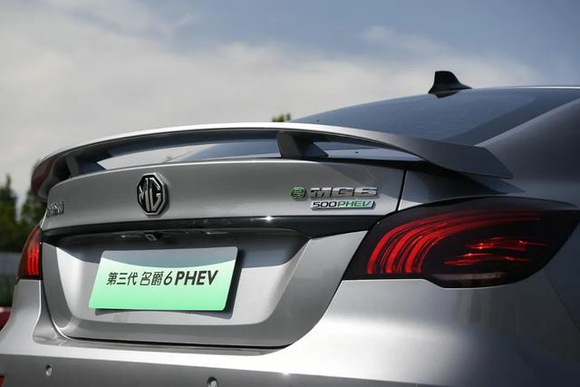 名爵6最低配试驾（名爵6试驾实测6.7秒破百）(7)