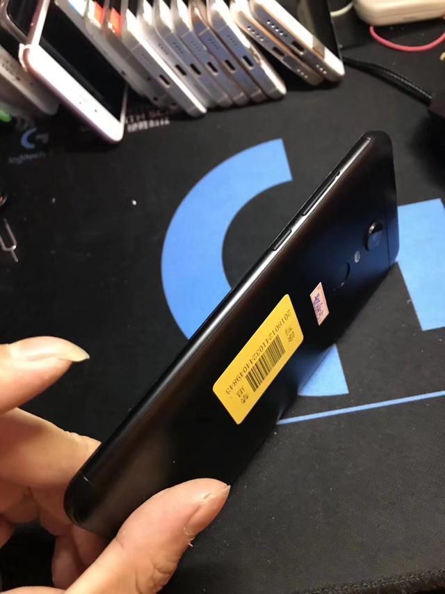 丑陋的全面屏，749元红米5plus开箱评测