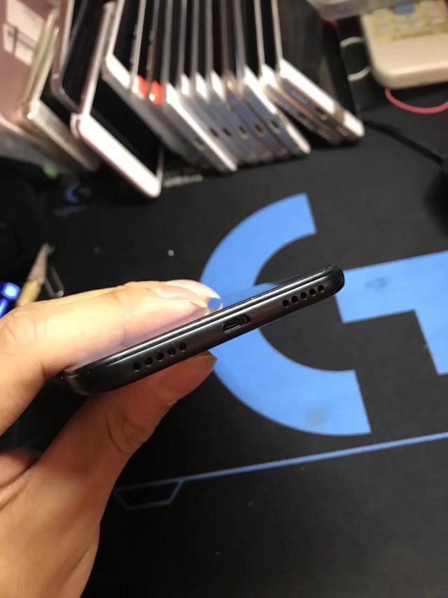 丑陋的全面屏，749元红米5plus开箱评测