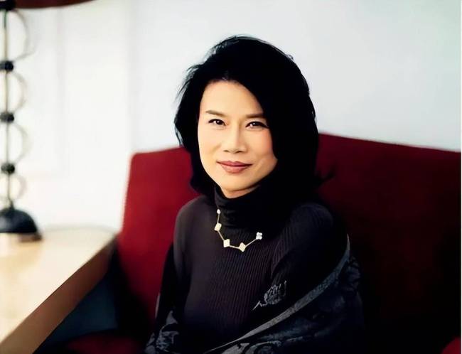 董明珠谈35岁找不到工作 曾建议没人聘就去创业