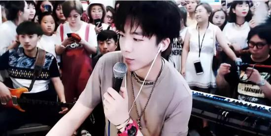 摩登兄弟宁哥刘宇宁残疾吗?宁哥结过婚吗几次结婚照前妻怎么回事